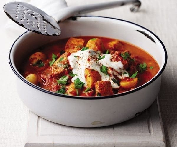Paprika pork with chickpeas and spinach