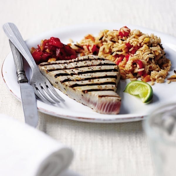 Seared tuna with tomato and pine nut rice