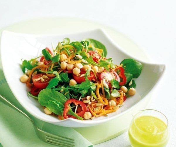 Tuna and bean salad with mustard dressing