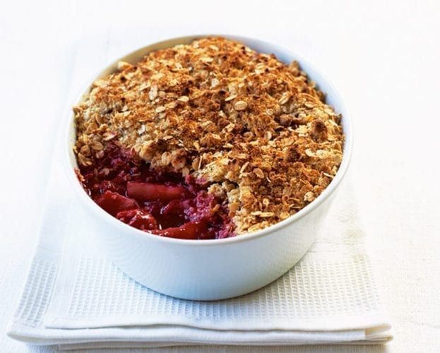 Forest fruits oaty cinnamon crumble