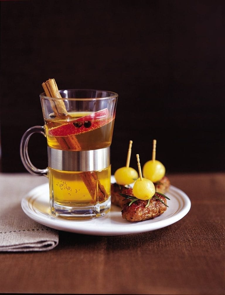 Warm cider punch