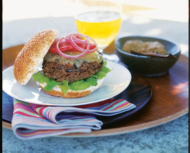 cheeseburgers in sesame buns