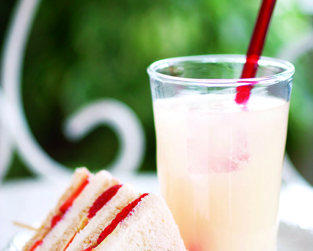 Iced peach tea