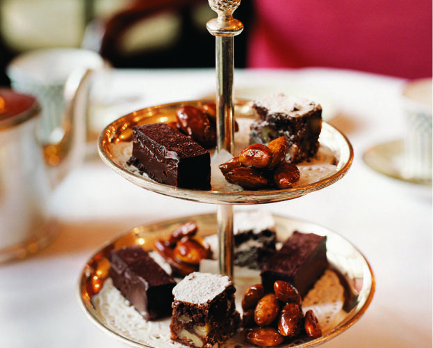 Caramelised almonds