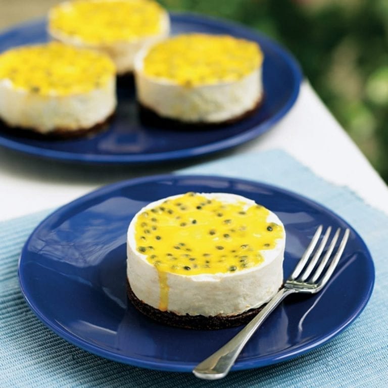 Individual no-bake cheesecakes