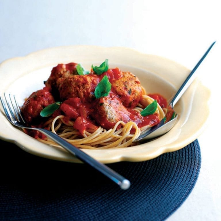 Pork meatballs with wholewheat spaghetti