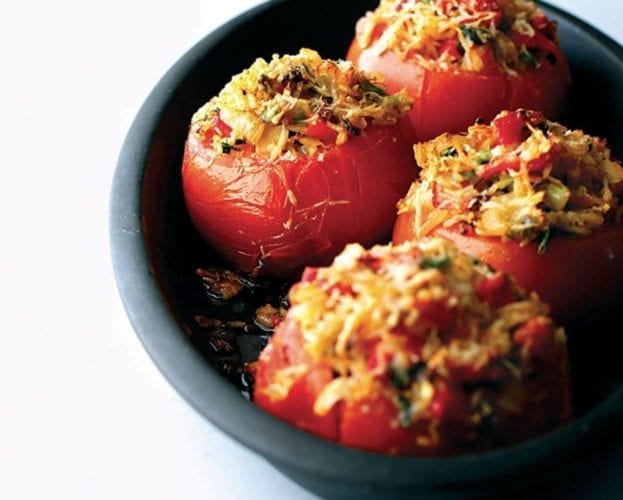 Stuffed tomatoes with almonds