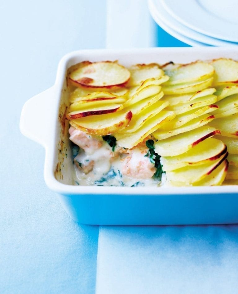 Salmon, spinach and dill potato bake