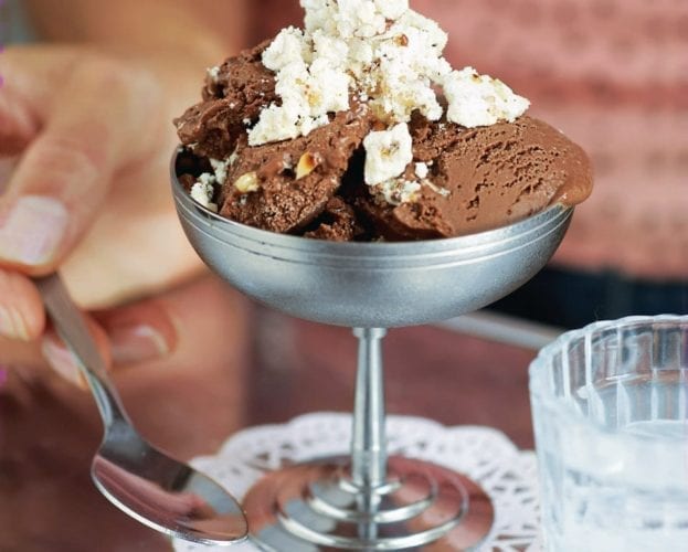 Hazelnut meringue and chocolate ice cream