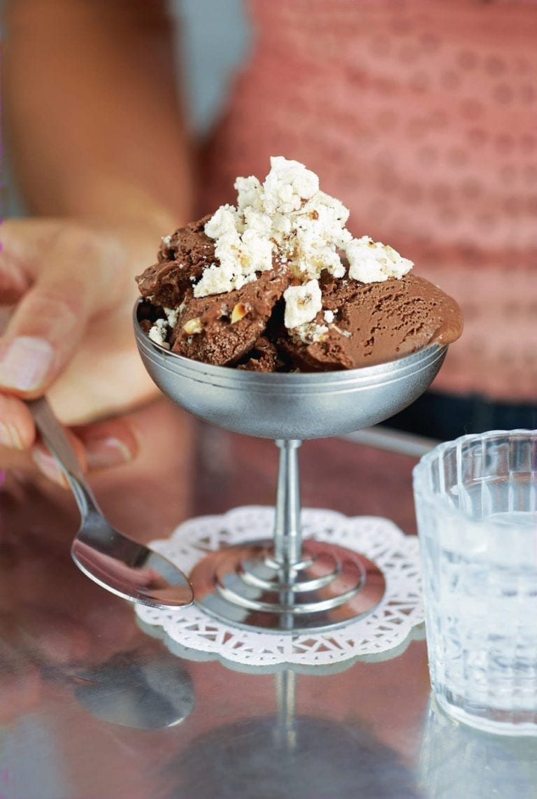 Hazelnut meringue and chocolate ice cream