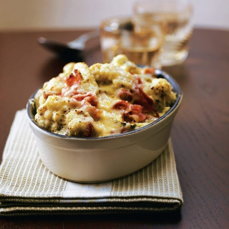 Cauliflower cheese with ham