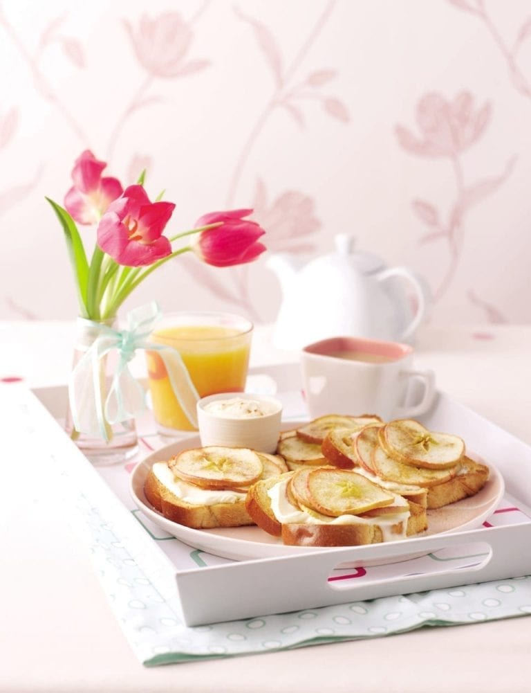 Cinnamon apple brioche