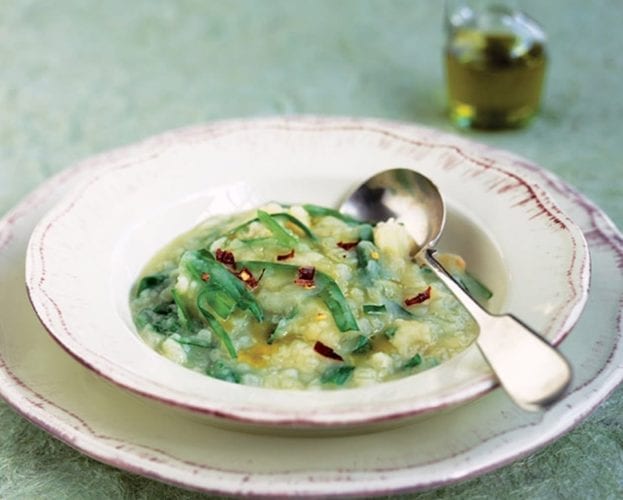 Potato, bread and wild garlic soup