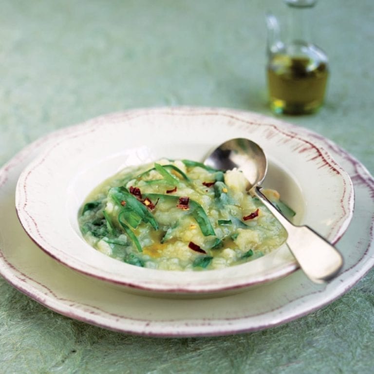 Potato, bread and wild garlic soup