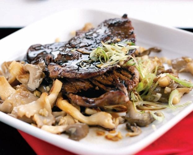 Sticky soy beef in do-fo ru with garlic mushrooms