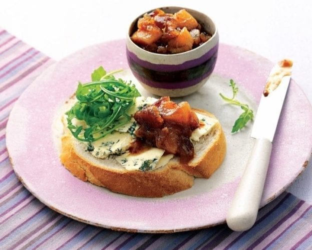 Pear, date and cinnamon chutney