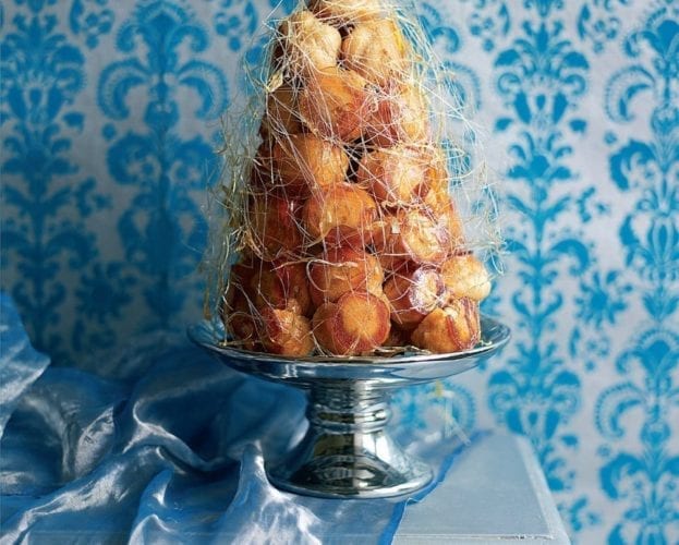 croquembouche with caramel strands