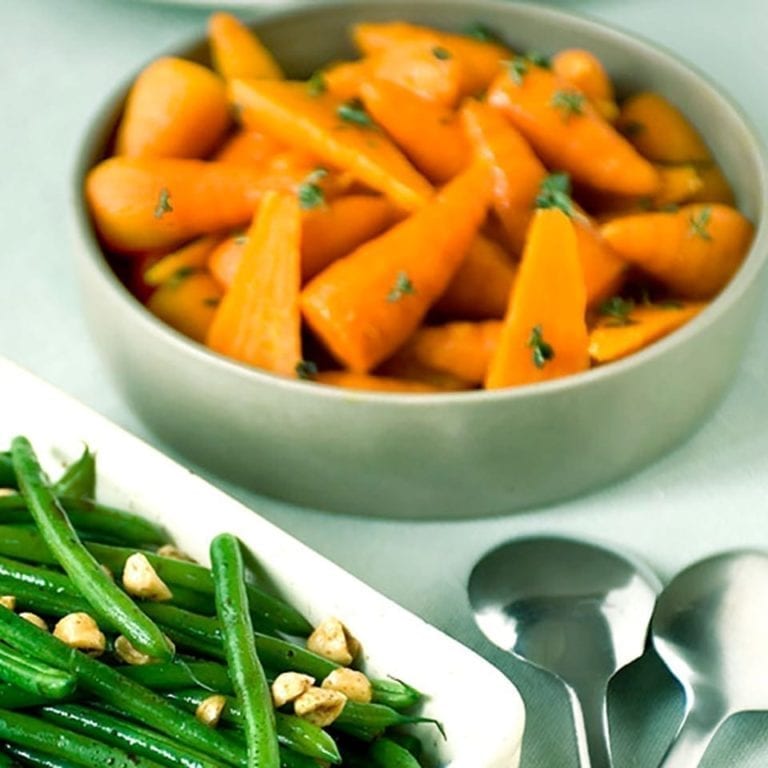 Sweet thyme carrots