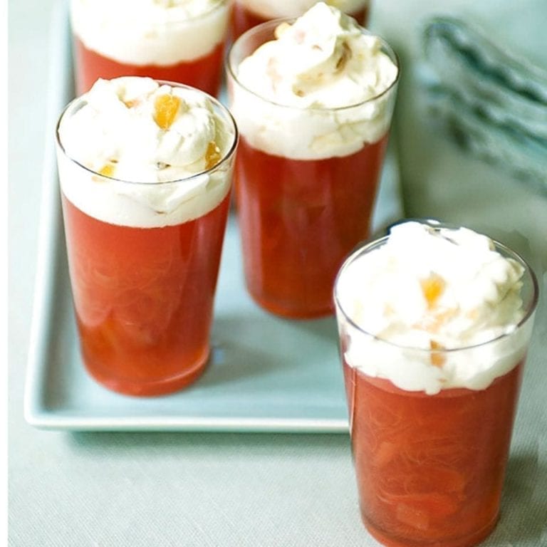 Rhubarb jellies with ginger cream