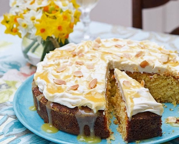 Lemon curd quatre quarts (French pound cake)