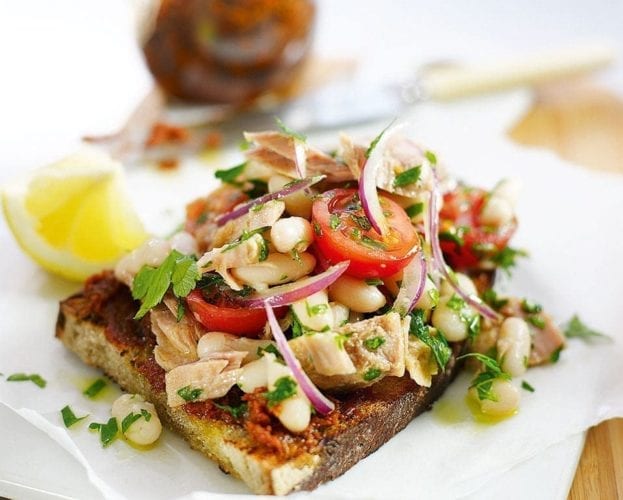 Tuna and bean salad with mustard dressing