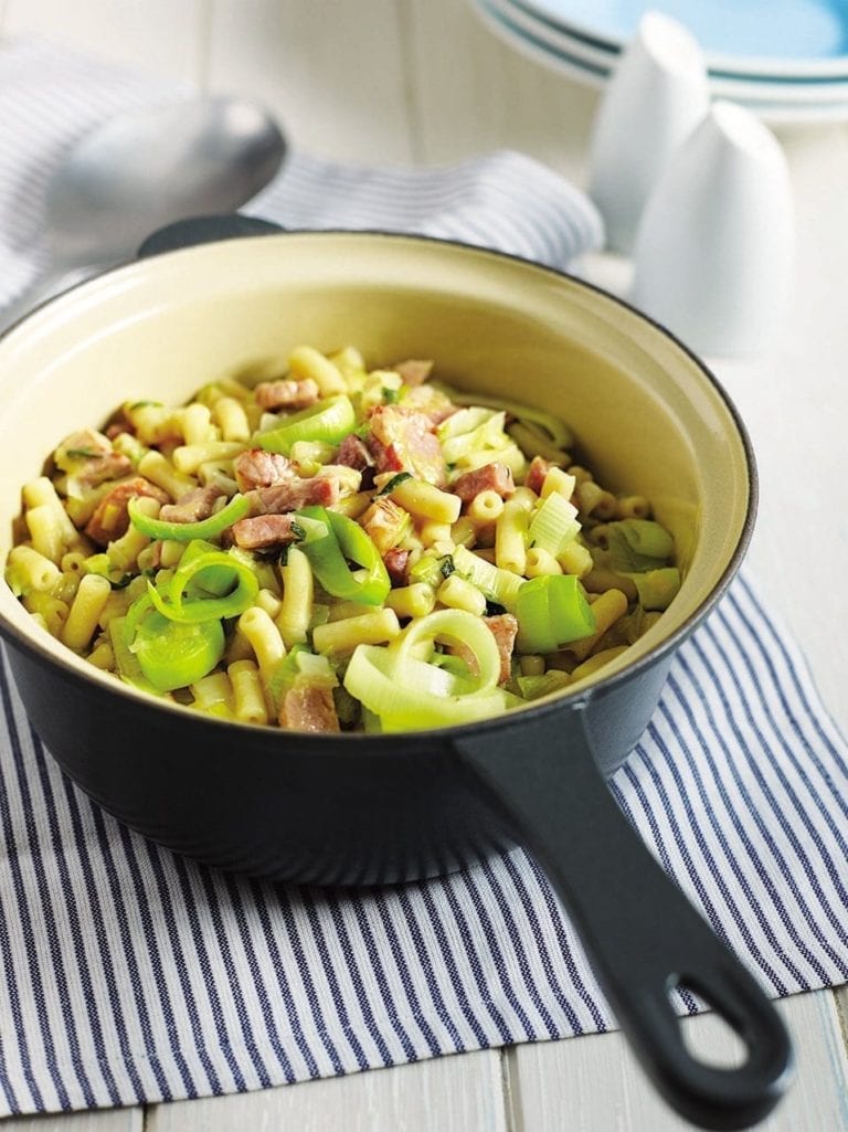 Ham and leek pasta