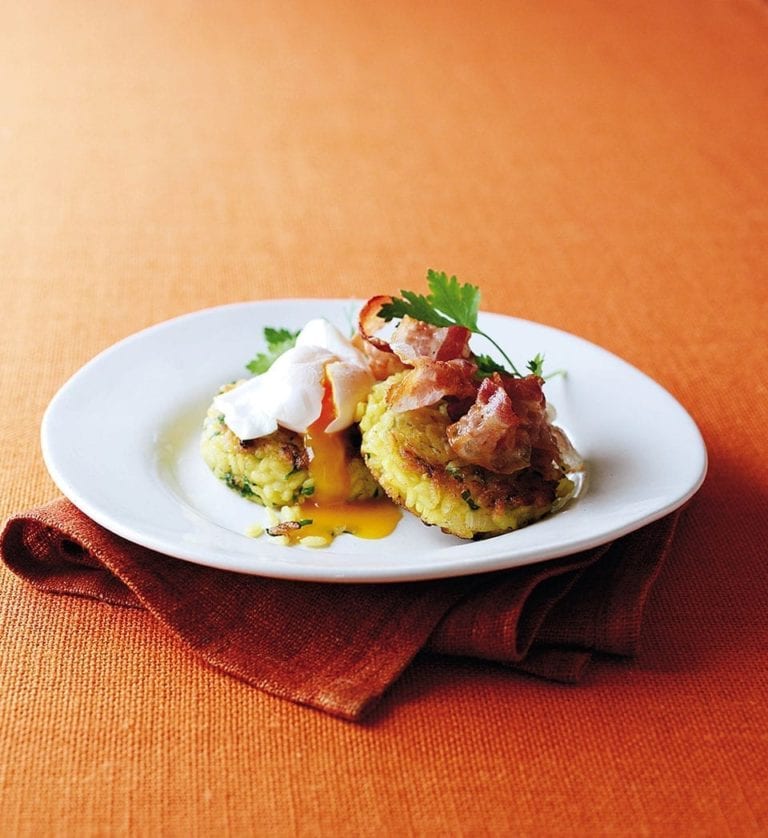 Risotto cakes with pancetta and a poached egg