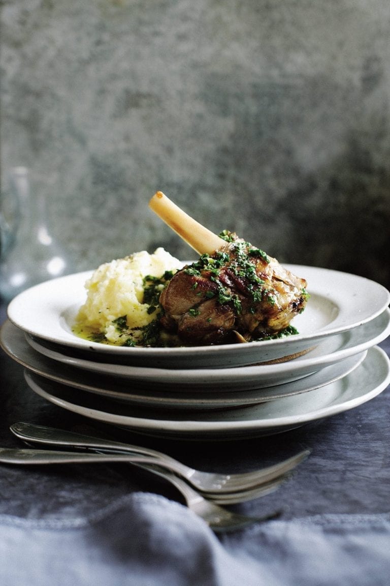 Braised lamb shanks with lemon, garlic and parsley