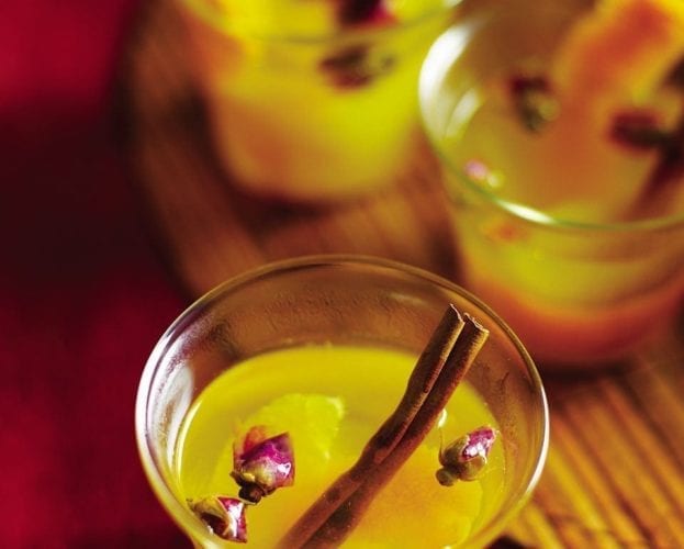 Cinnamon, orange, honey and rosebud tea