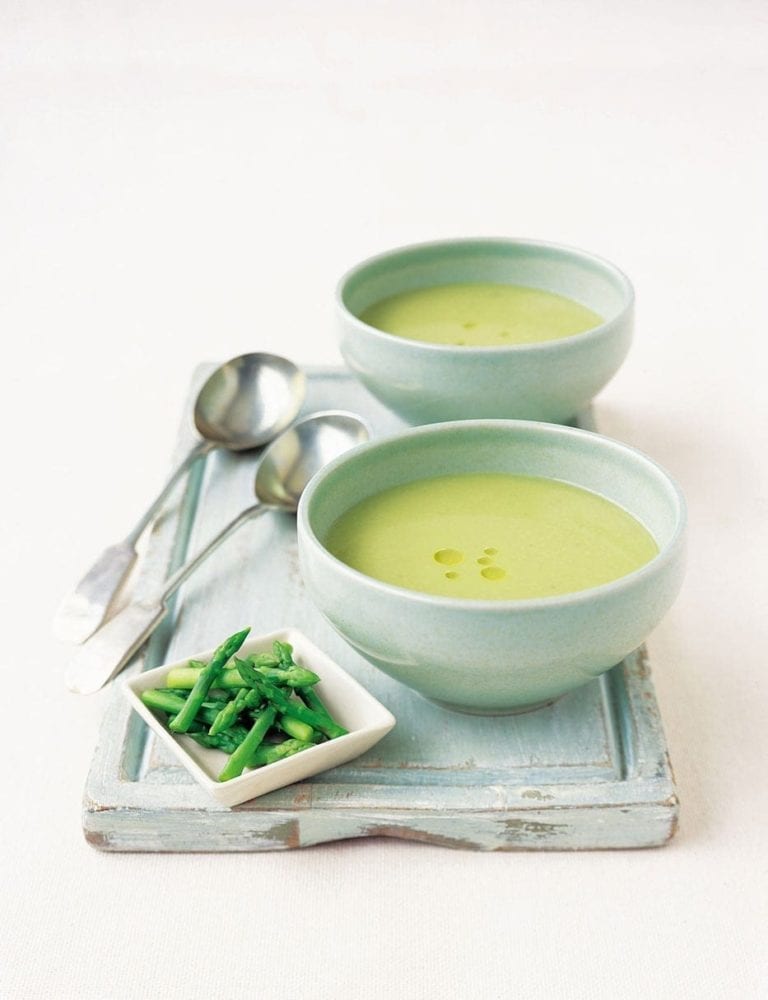 Green gazpacho soup with asparagus