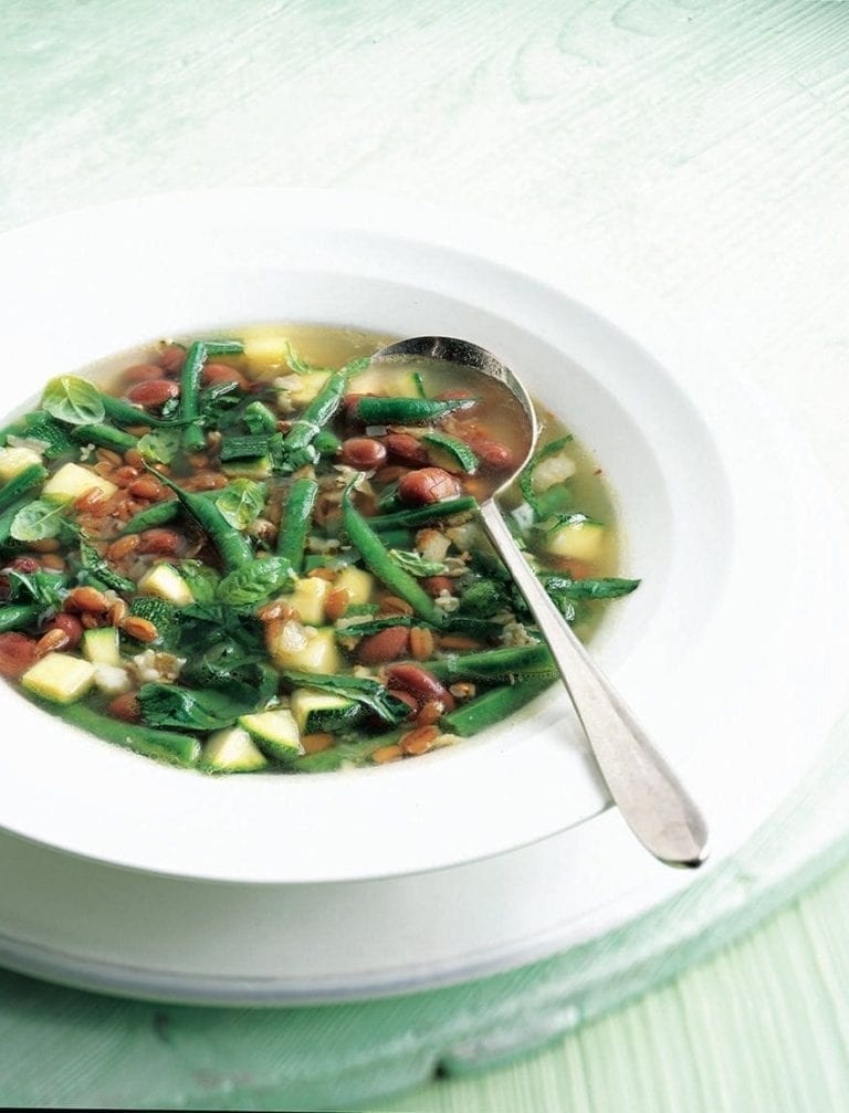 Courgette and farro summer soup