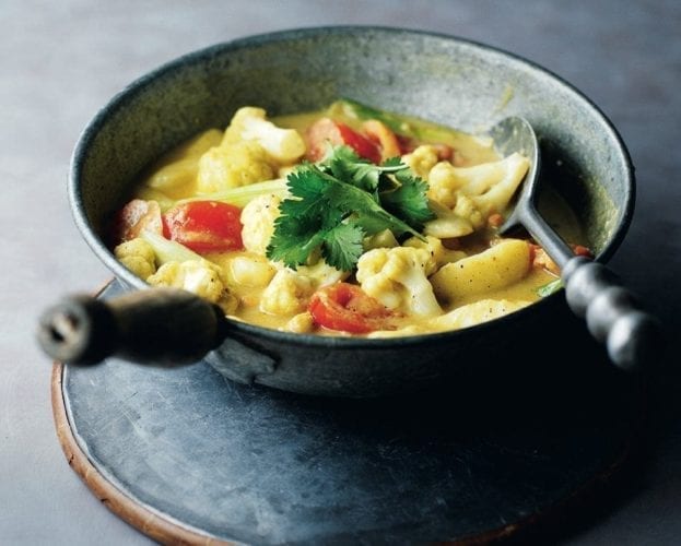 Cauliflower and chickpea curry