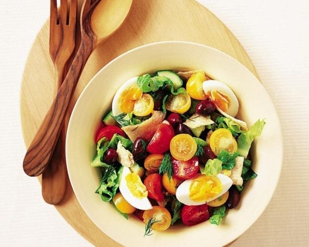 Tomato, egg and pitta salad