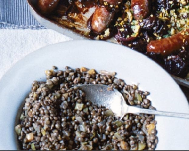 Quick braised sausages with borlotti beans