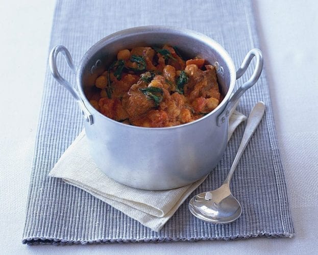 Paprika pork with chickpeas and spinach