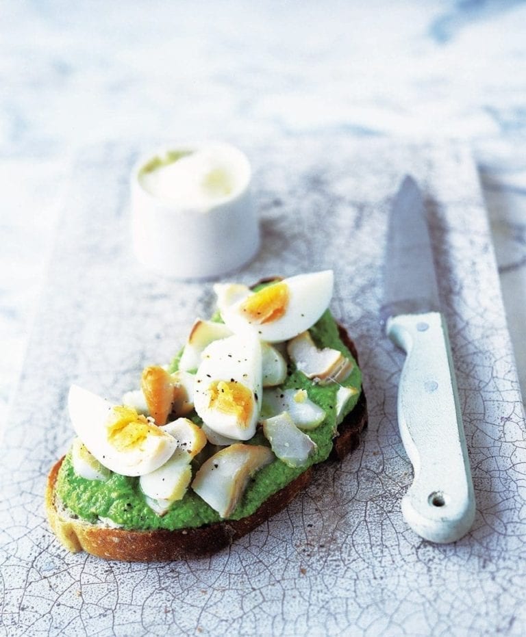 Kedgeree and pea purée on toast