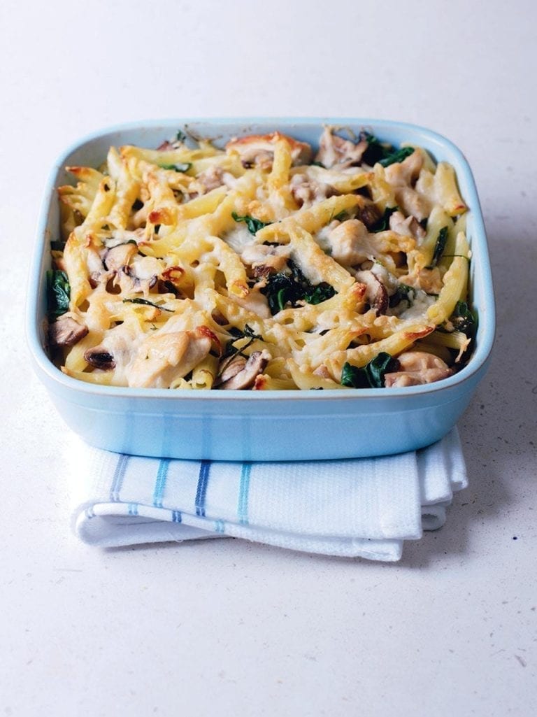 Chicken, mushroom and spinach pasta bake