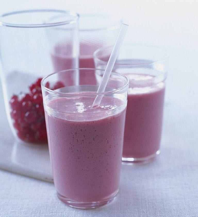 Dairy-free red fruit shake
