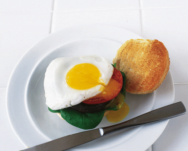 Mushroom, tomato and egg burger