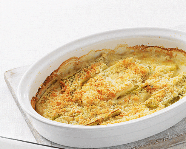 Slivered potatoes with white onion and Lancashire cheese