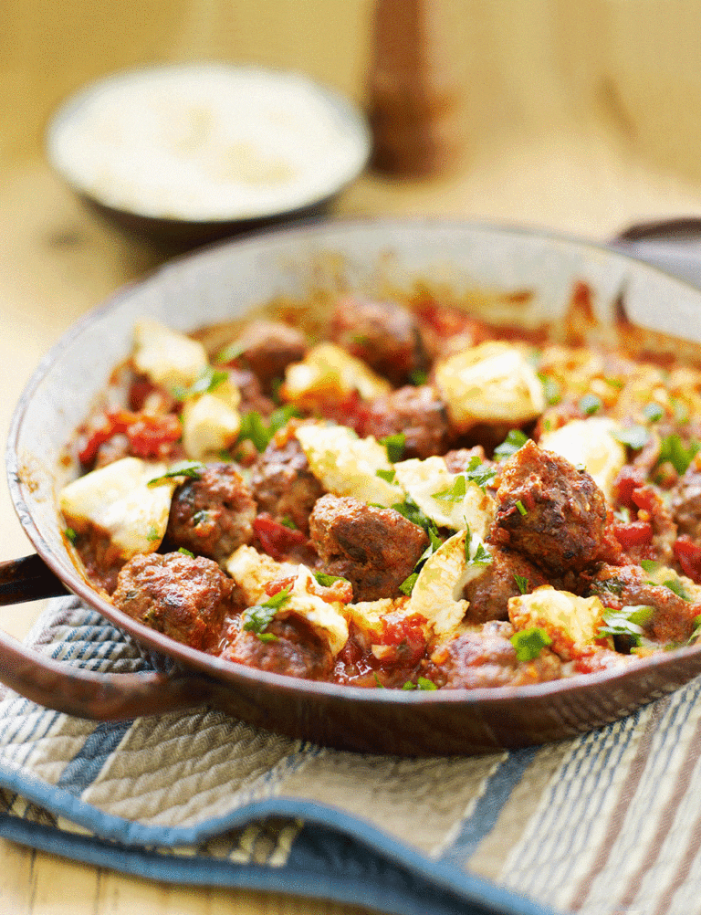 Baked meatballs with goat’s cheese