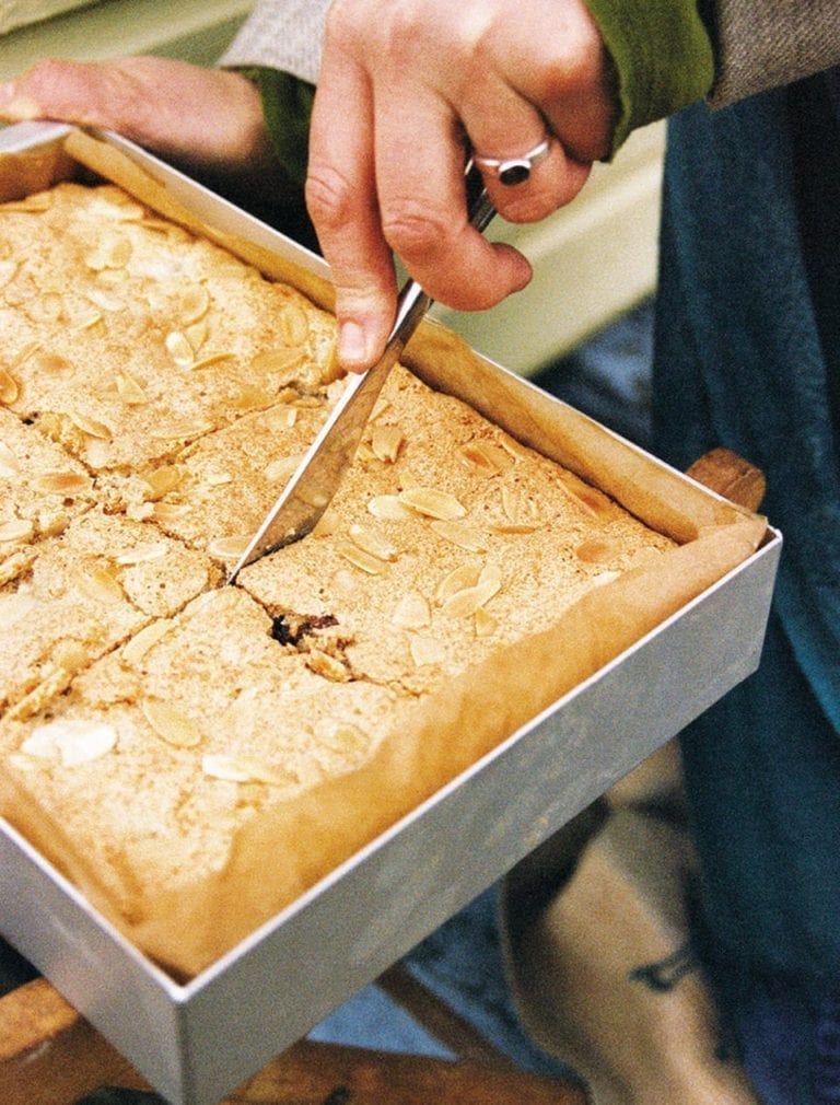 Strawberry and almond traybake