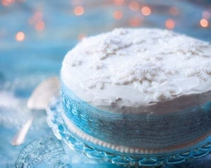 How to decorate a Christmas cake