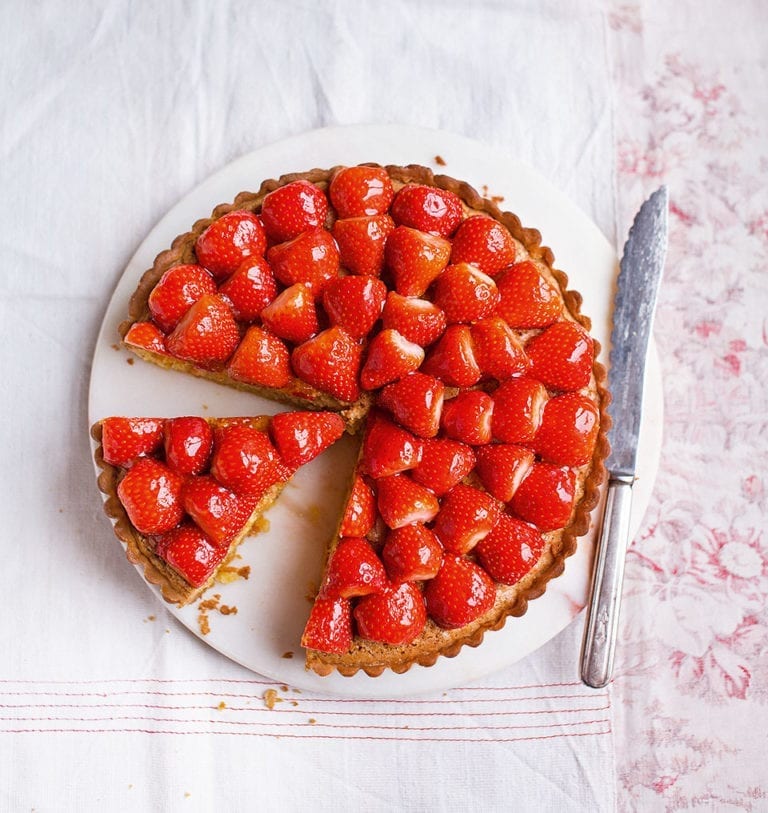 How to make a strawberry frangipane tart