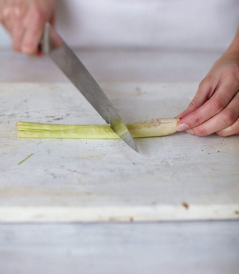 How to prepare lemon grass stalks