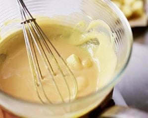 How to make hollandaise