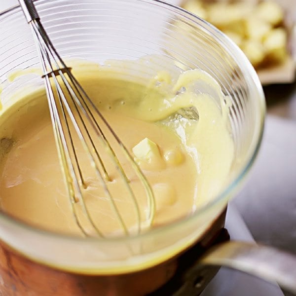 How to make hollandaise