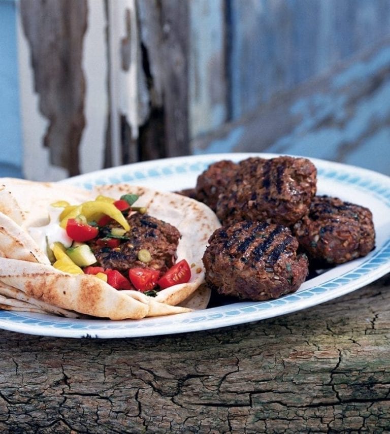 Turkish lamb burgers