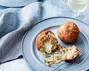 How to make artichoke and fior di latte arancini