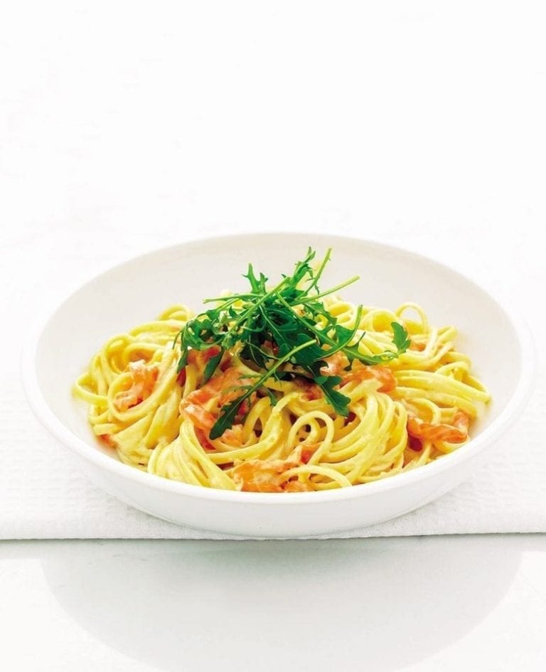 Smoked salmon linguine